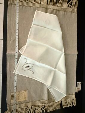 LINEN PLACEMATS AND NAPKINS